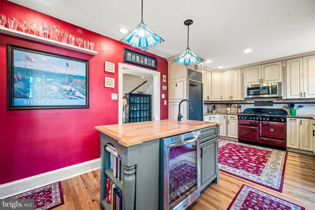 $749,900 | 503 East Gravers Lane, Wyndmoor, PA 19038