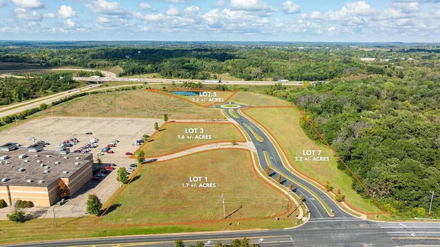 $798,748 | 685 Darnold Drive, Hudson, WI 54016