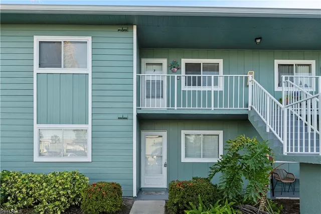 $199,000 | 134 Cypress Way East, Unit 3, Naples, FL 34110