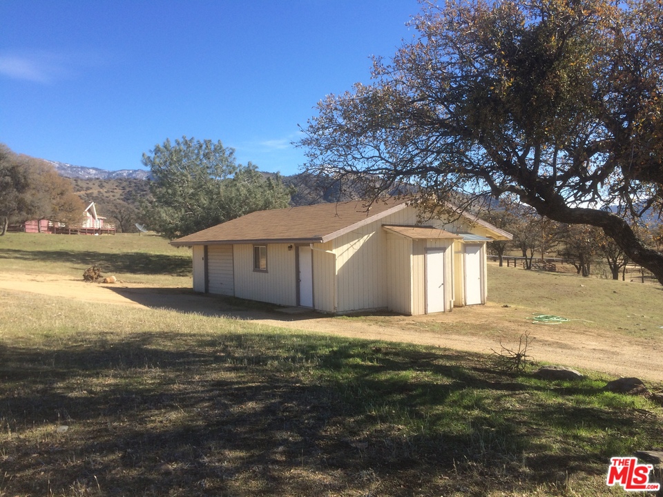 20752 Schell Ranch Road Caliente, CA 93518 - Photo 3 of 22