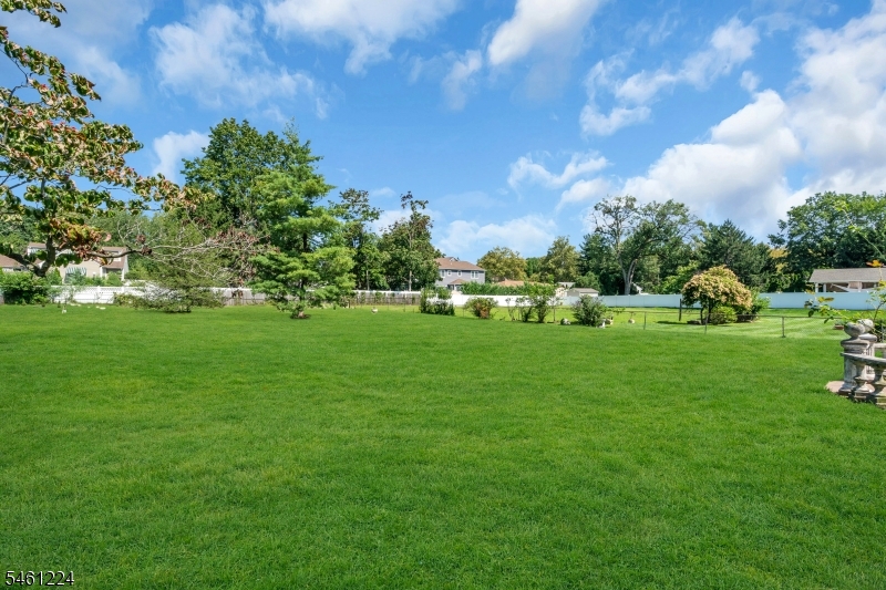 336 Summit Road Mountainside, NJ 07092 - Photo 31 of 33 Gallery Image 31