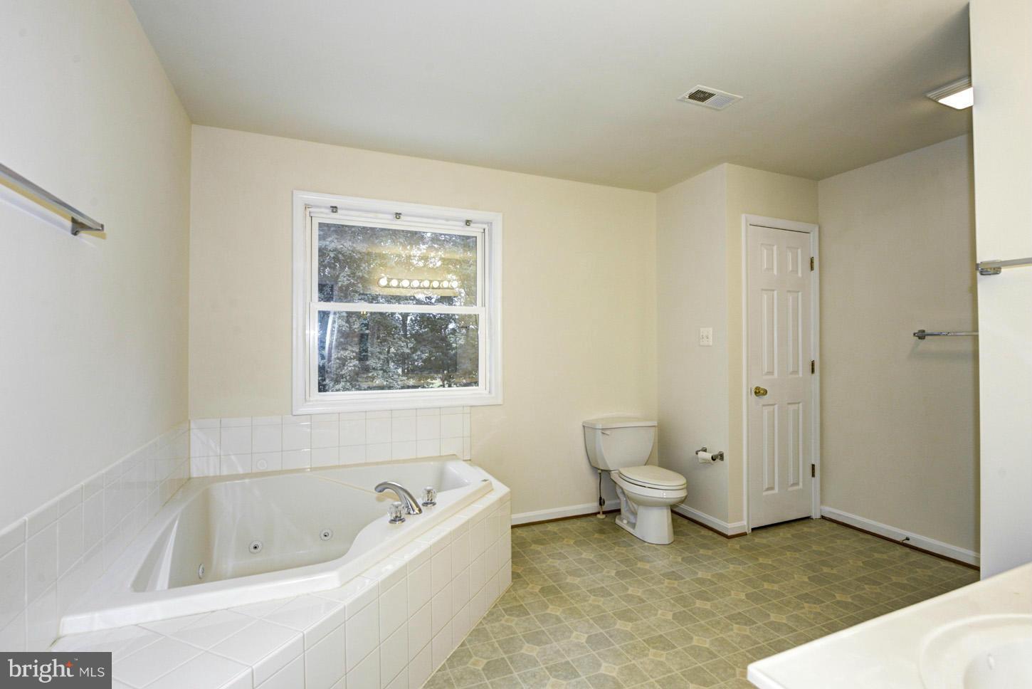 3524 Hooper Road New Windsor, MD 21776 - Photo 13 of 27 Bath (Master)