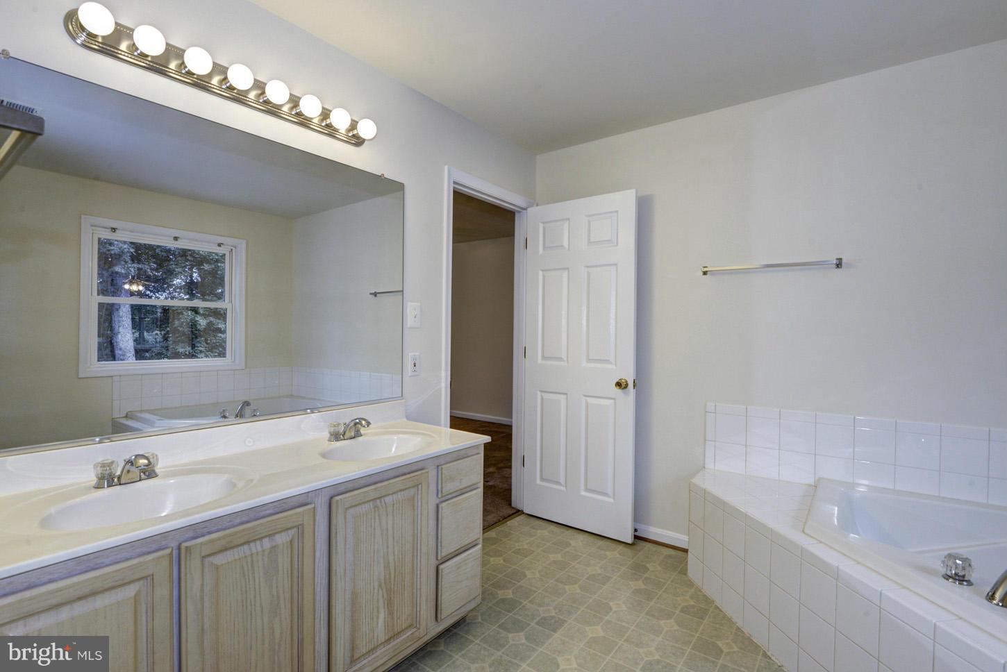 3524 Hooper Road New Windsor, MD 21776 - Photo 14 of 27 Bath
