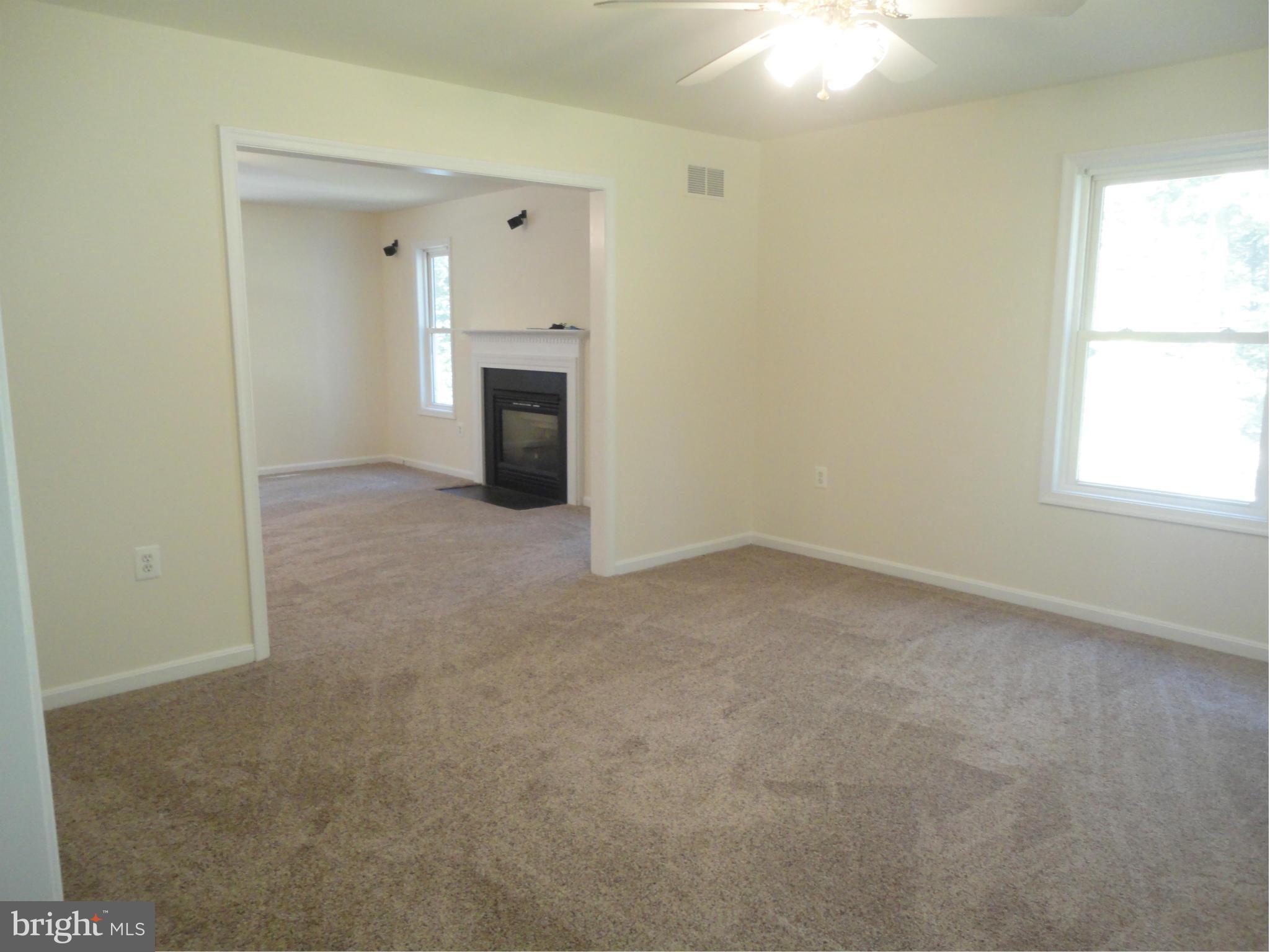 3524 Hooper Road New Windsor, MD 21776 - Photo 3 of 27 Living Room