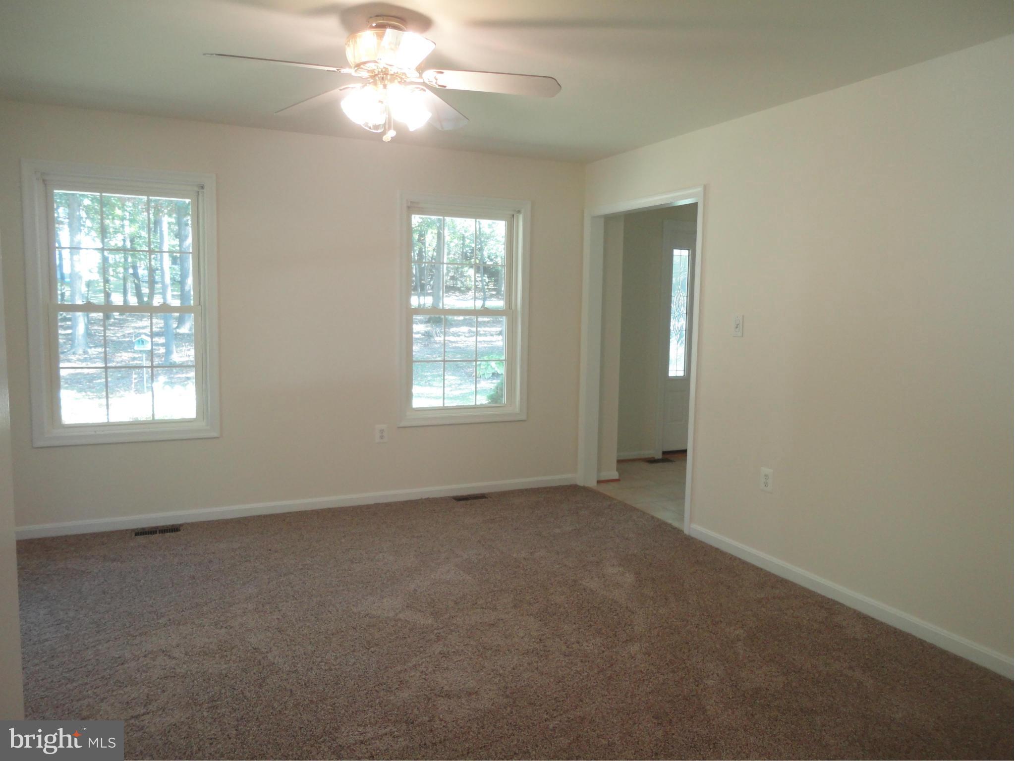 3524 Hooper Road New Windsor, MD 21776 - Photo 4 of 27 Living Room