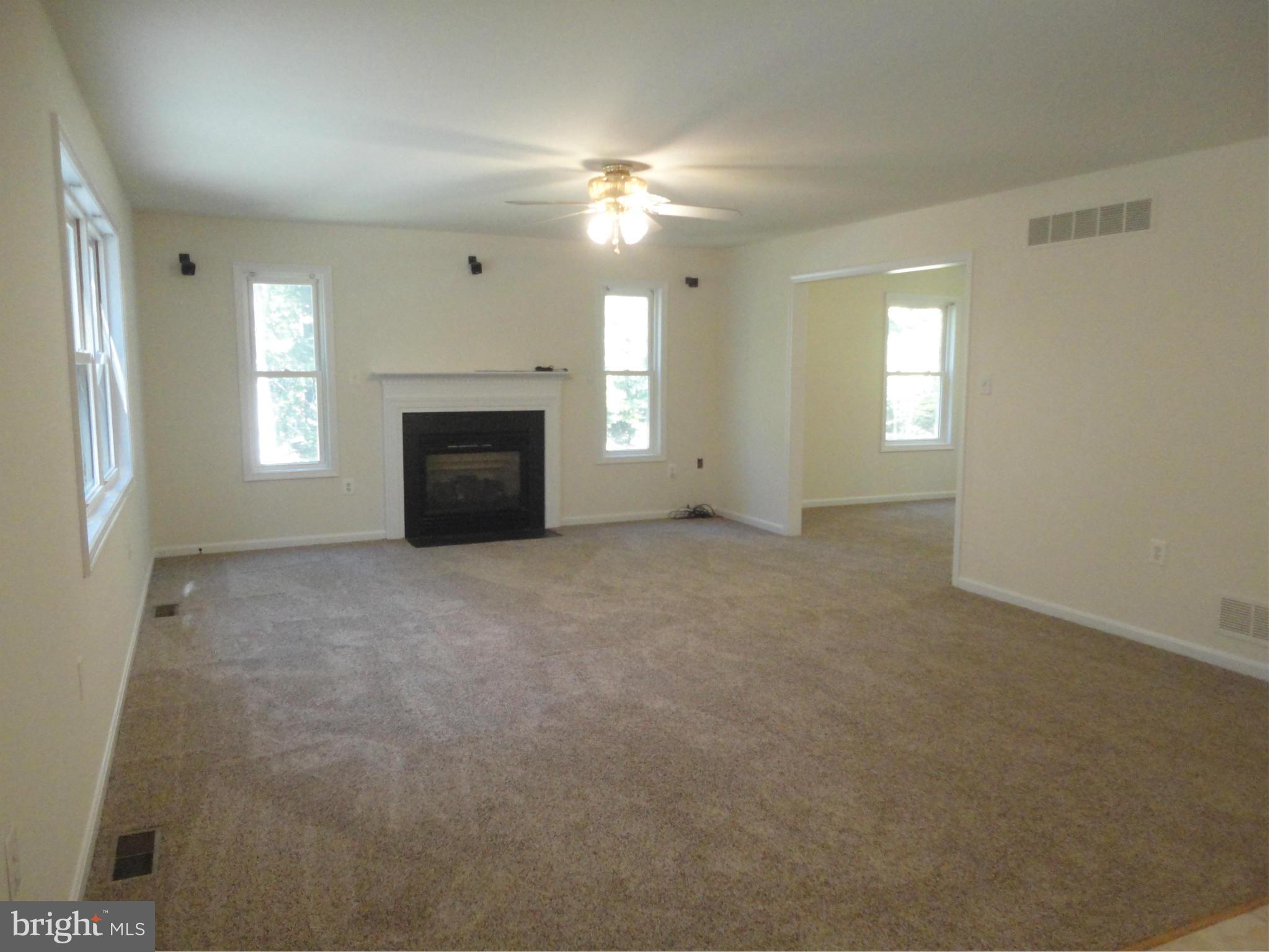 3524 Hooper Road New Windsor, MD 21776 - Photo 5 of 27 Family Room