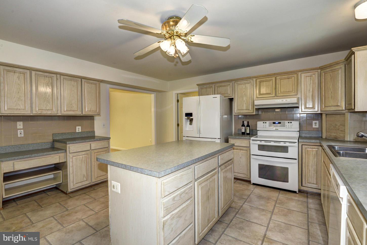 3524 Hooper Road New Windsor, MD 21776 - Photo 9 of 27 Kitchen