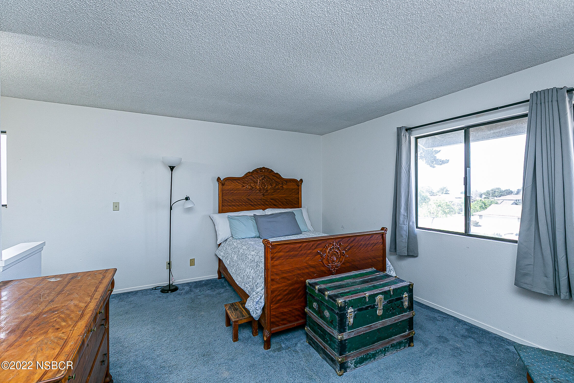 1210 East Foster Road, Unit B Santa Maria, CA 93455 - Photo 13 of 30 a sitting area with furniture and a window