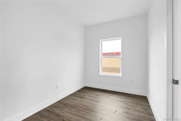 $4,000 | 533 Greenwich Street, Unit 1D, Hempstead, NY 11550