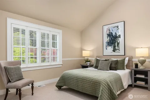 $3,645,000 | 10910 Northeast 18th Place, Bellevue, WA 98004