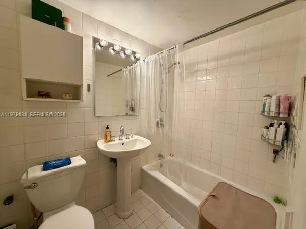 $1,900 | 2445 Lake Pancoast Drive, Unit 7, Miami Beach, FL 33140