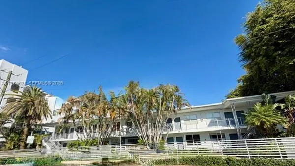 $1,900 | 2445 Lake Pancoast Drive, Unit 7, Miami Beach, FL 33140