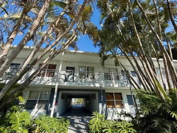 $1,900 | 2445 Lake Pancoast Drive, Unit 7, Miami Beach, FL 33140