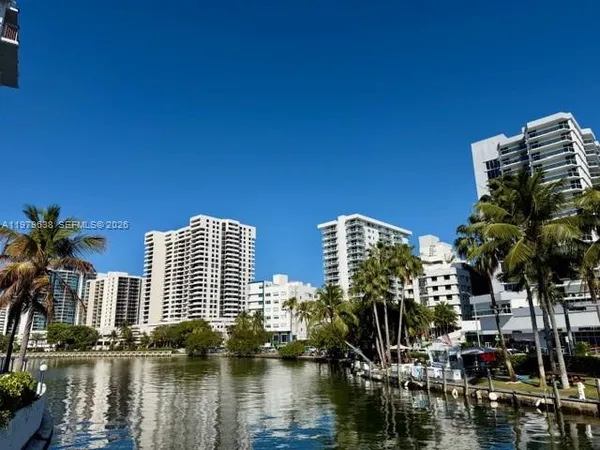 $1,900 | 2445 Lake Pancoast Drive, Unit 7, Miami Beach, FL 33140