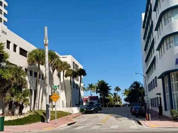 $1,900 | 2445 Lake Pancoast Drive, Unit 7, Miami Beach, FL 33140