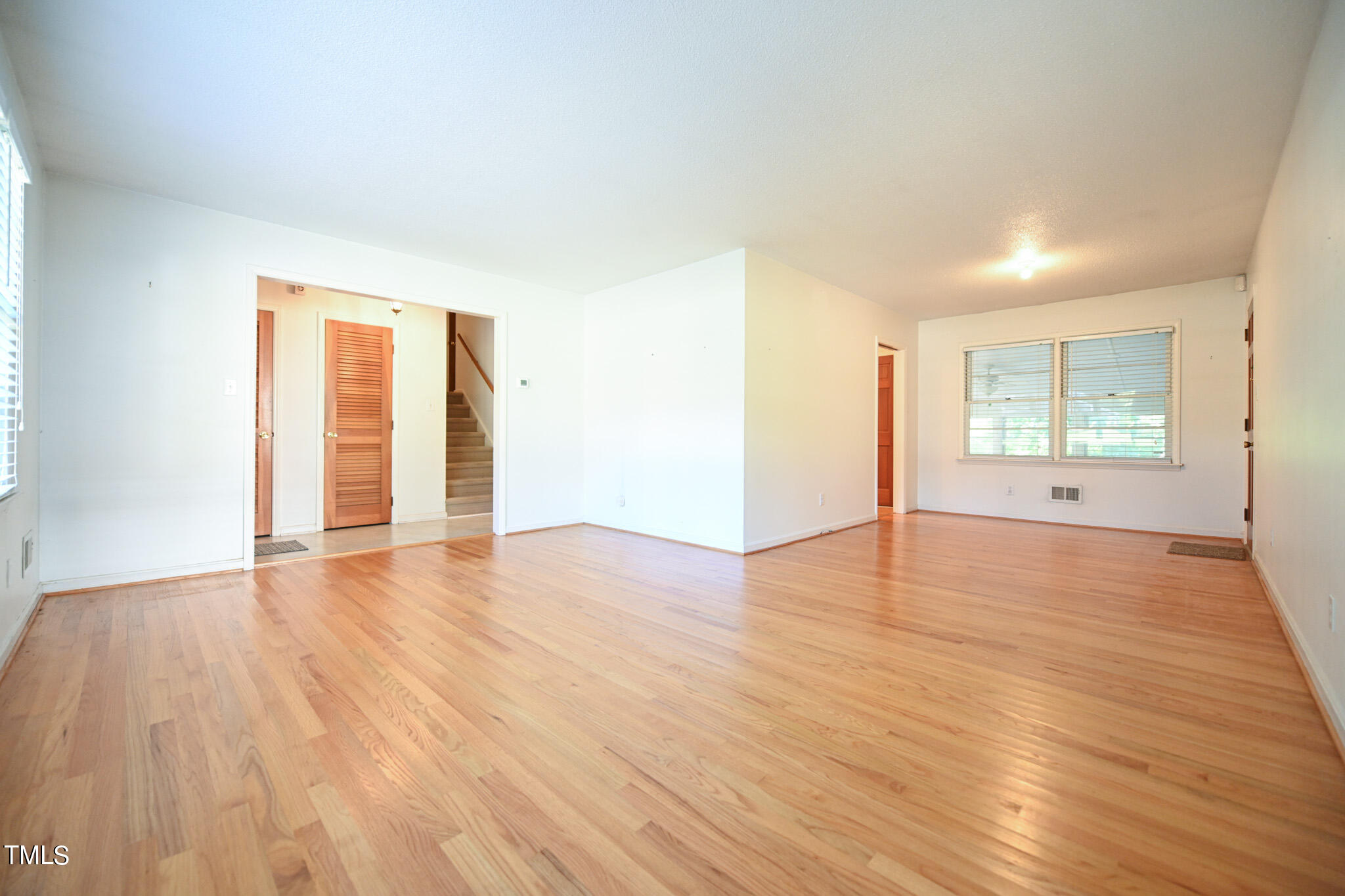 3109 Edgetone Drive Raleigh, NC 27604 - Photo 8 of 43 008