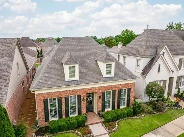 $550,000 | 1994 West Arden Oaks Drive, Germantown, TN 38139