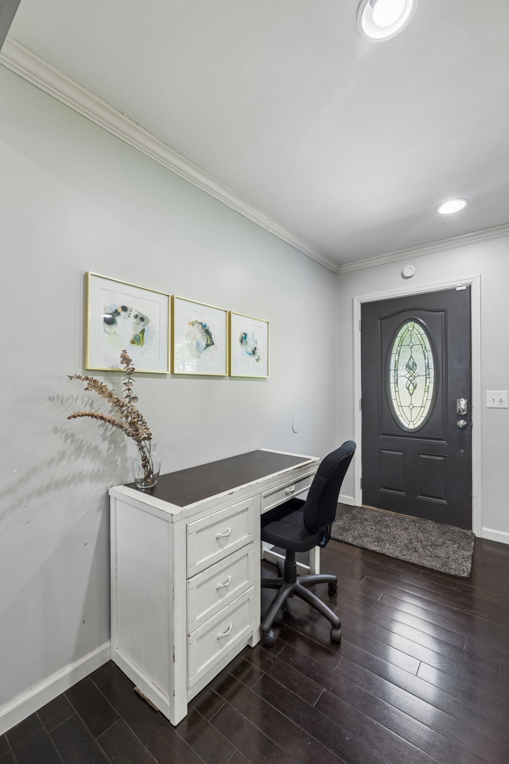 518 Ridgemont Drive Dickson, TN 37055 - Photo 10 of 67 a view of a workspace with furniture and wooden floor