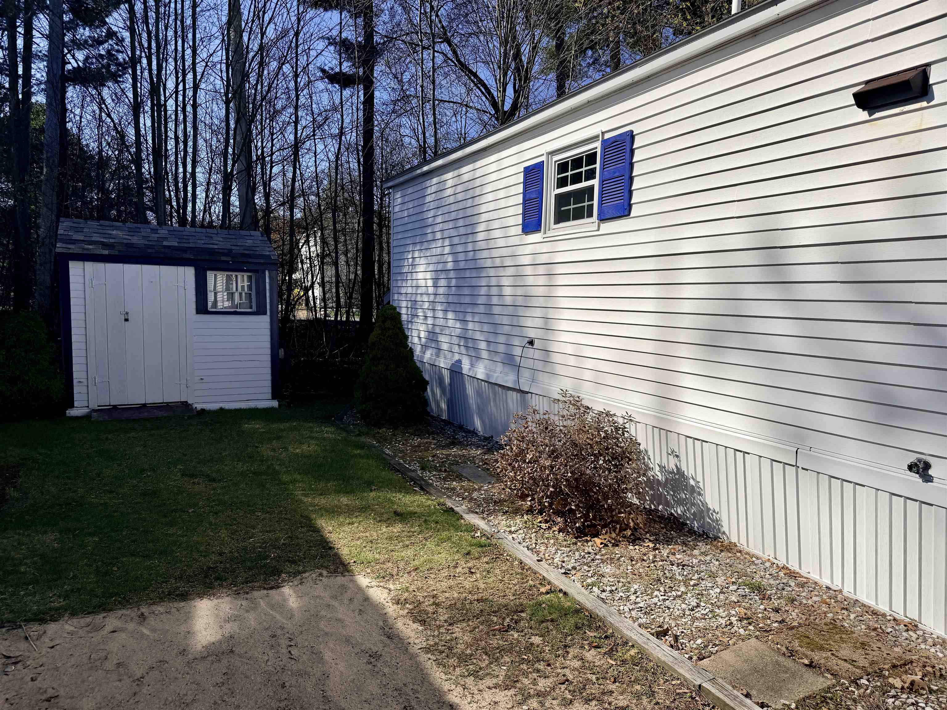 41 Thistle Way Manchester, NH 03109 - Photo 4 of 20
