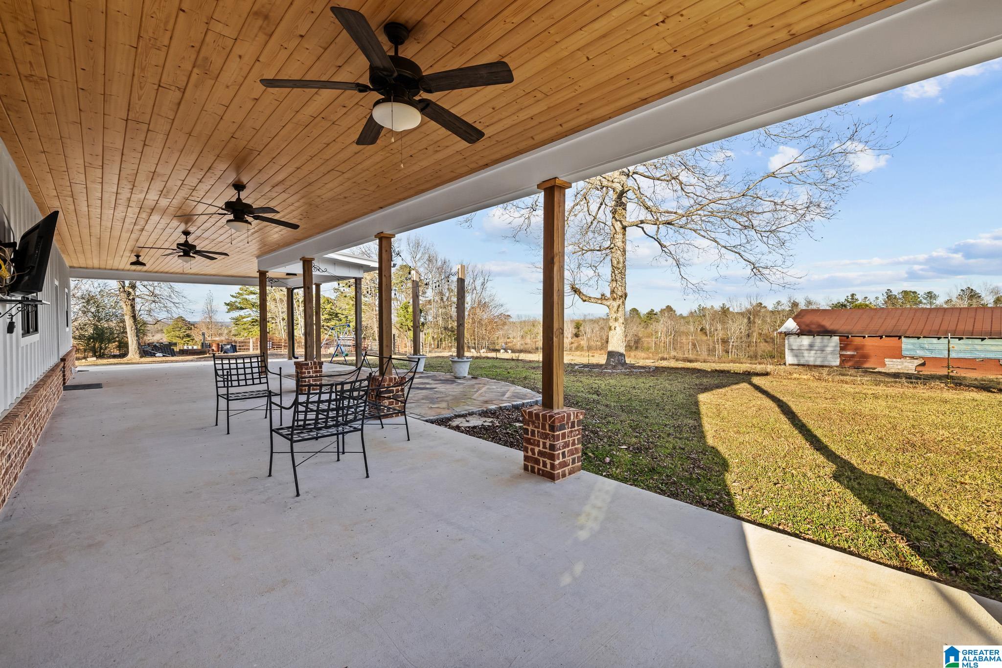 1097 Jones Chapel Road Springville, AL 35146 - Photo 7 of 44