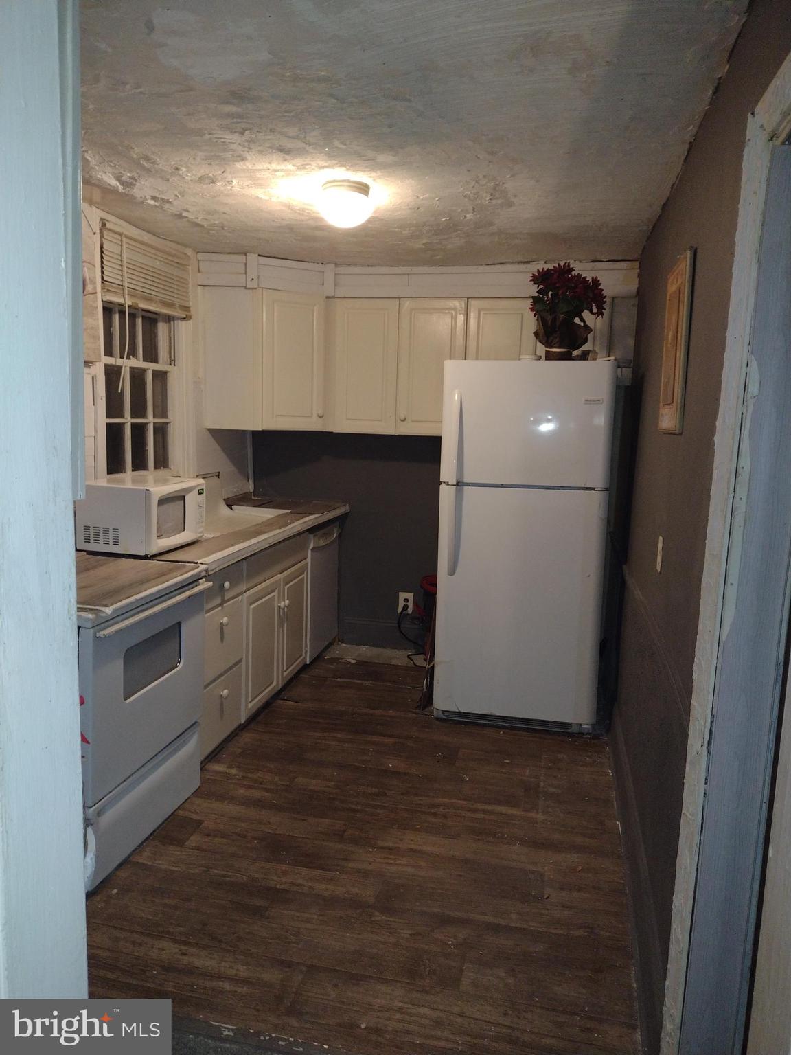 12 Holbrook Road Havertown, PA 19083 - Photo 8 of 18 Gallery Image 8