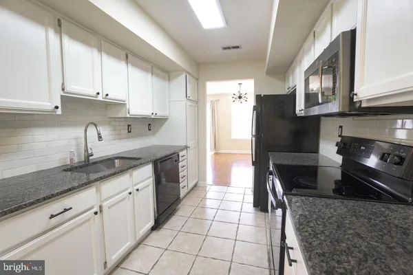 $2,600 | 6006 Rolling Hill Drive, North Wales, PA 19454