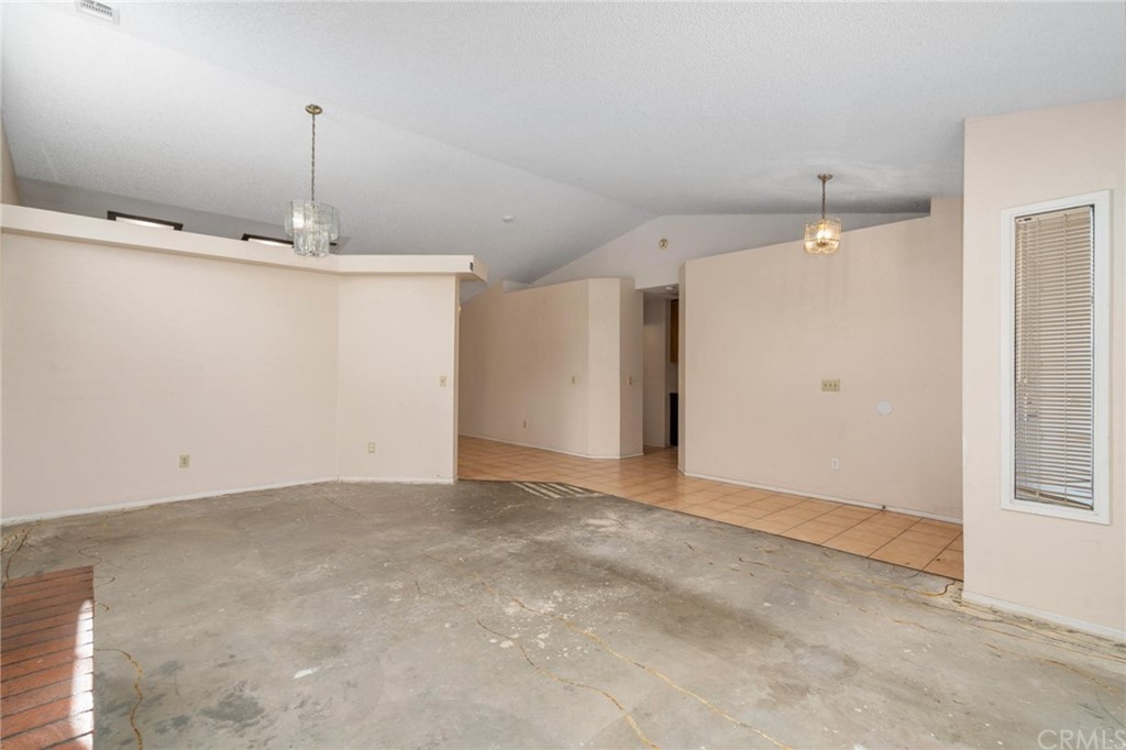 8006 Kingston Avenue Hesperia, CA 92345 - Photo 11 of 36