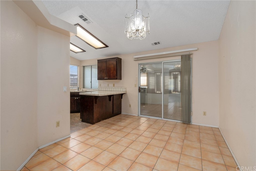 8006 Kingston Avenue Hesperia, CA 92345 - Photo 12 of 36