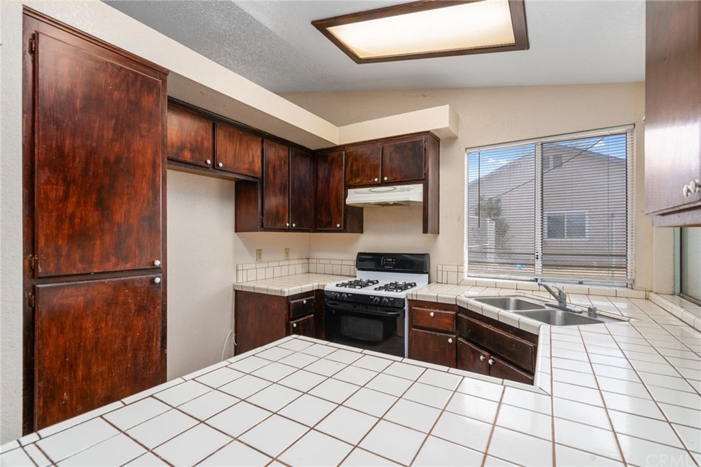 8006 Kingston Avenue Hesperia, CA 92345 - Photo 16 of 36