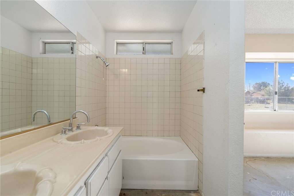 8006 Kingston Avenue Hesperia, CA 92345 - Photo 27 of 36