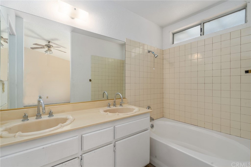 8006 Kingston Avenue Hesperia, CA 92345 - Photo 28 of 36