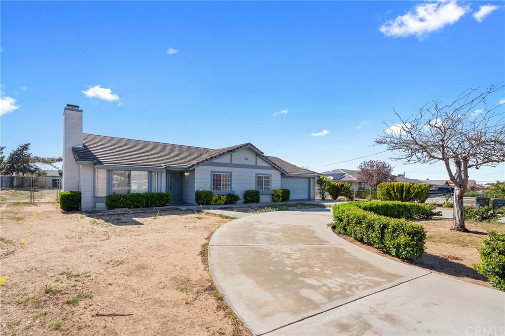 8006 Kingston Avenue Hesperia, CA 92345 - Photo 3 of 36