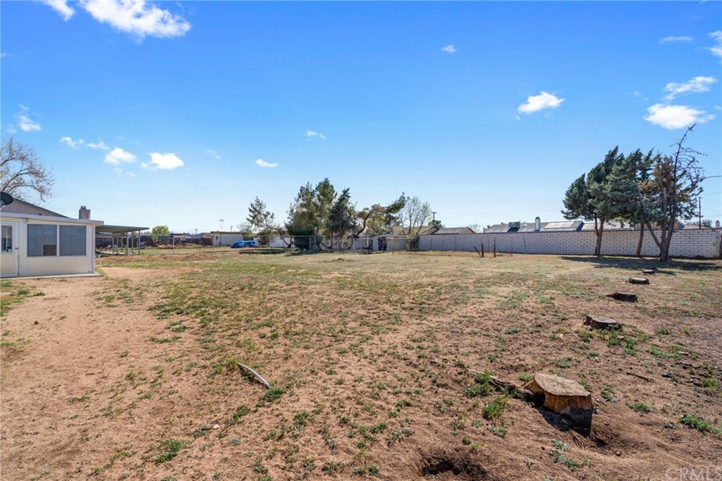 8006 Kingston Avenue Hesperia, CA 92345 - Photo 32 of 36