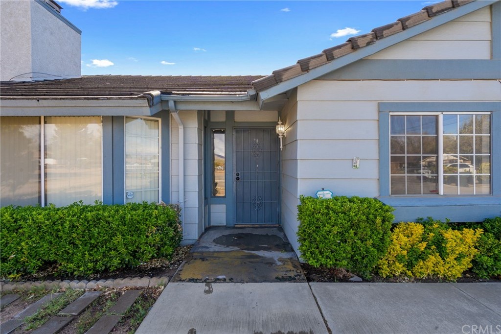 8006 Kingston Avenue Hesperia, CA 92345 - Photo 5 of 36