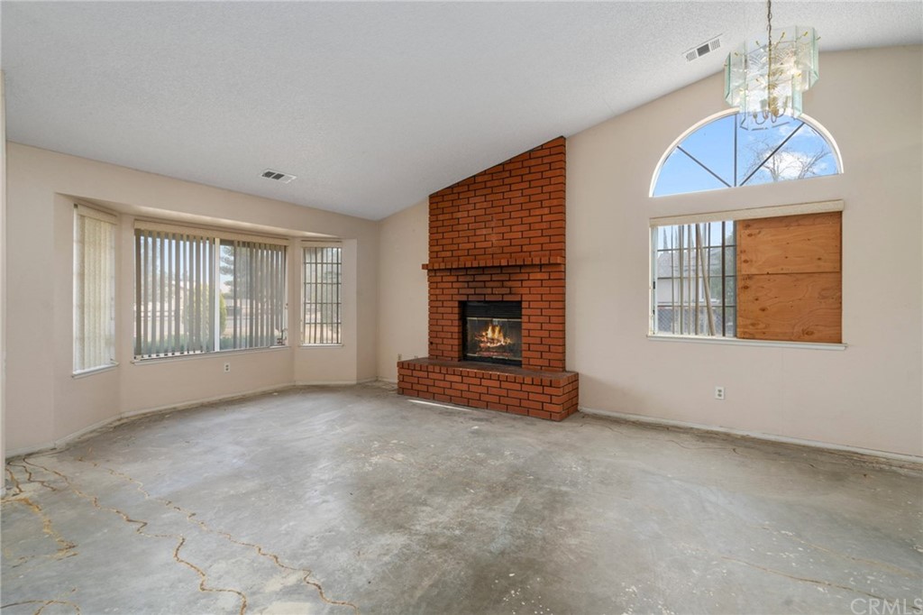 8006 Kingston Avenue Hesperia, CA 92345 - Photo 8 of 36