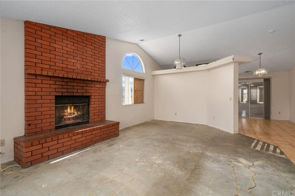 8006 Kingston Avenue Hesperia, CA 92345 - Photo 9 of 36