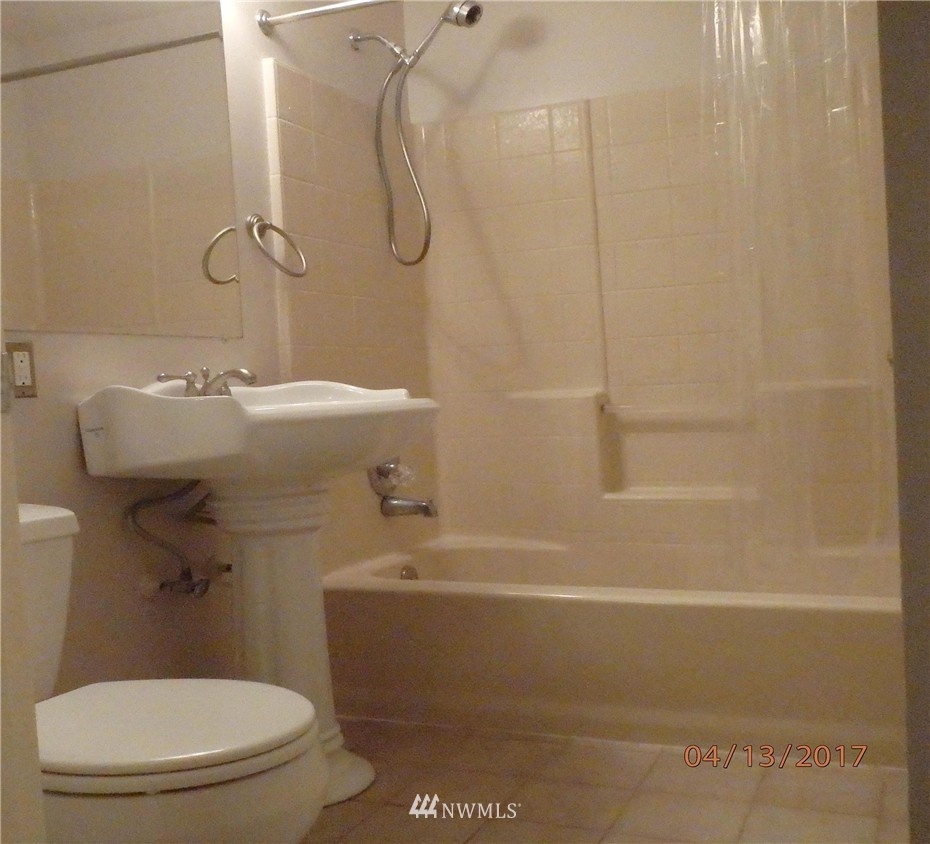 1714 Shattuck Avenue South Renton, WA 98055 - Photo 7 of 9 Gallery Image 7
