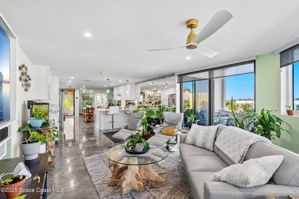 a view of livingroom with washer and dryer