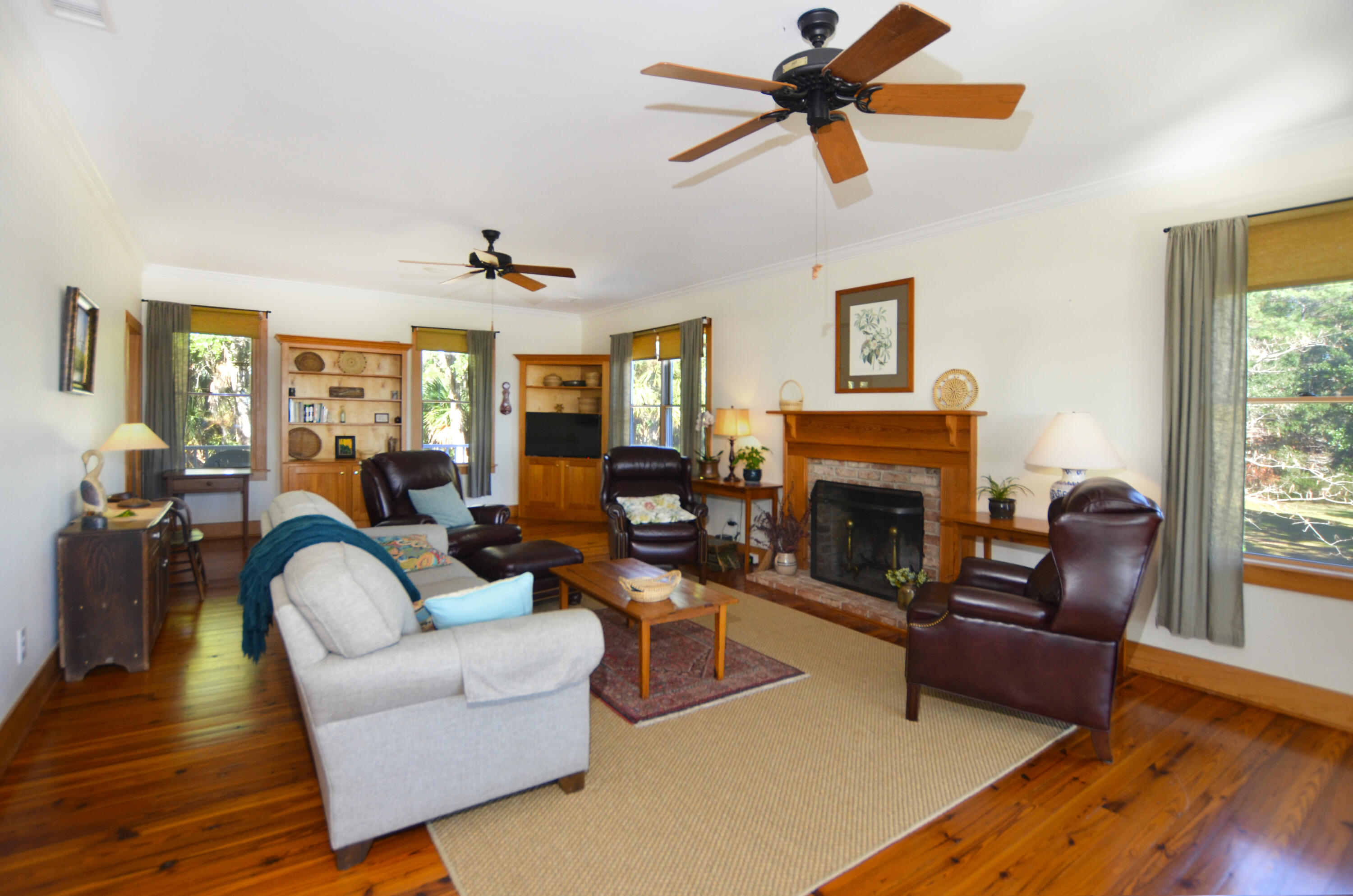 9715 2 Pines Road McClellanville, SC 29458 - Photo 17 of 55 LivingRoom