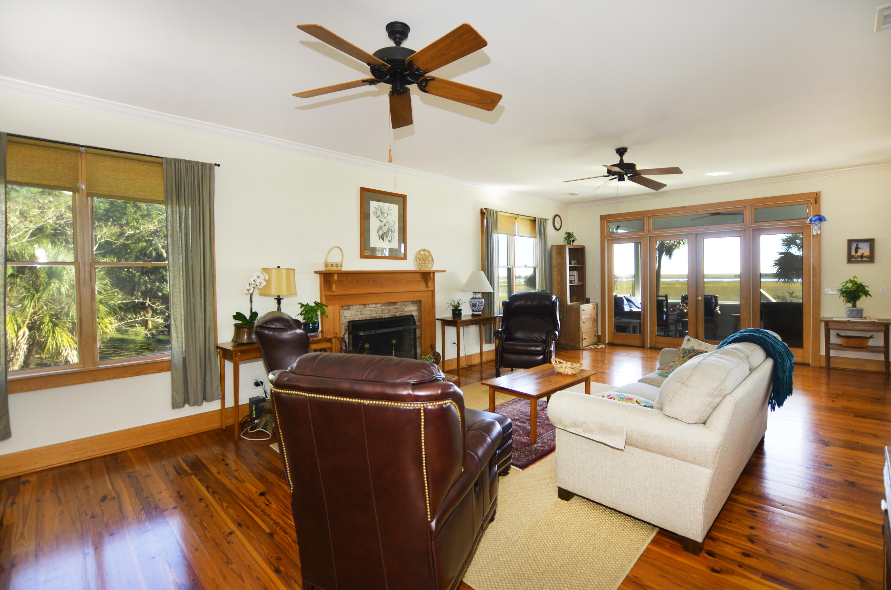 9715 2 Pines Road McClellanville, SC 29458 - Photo 18 of 55 Livingroom2