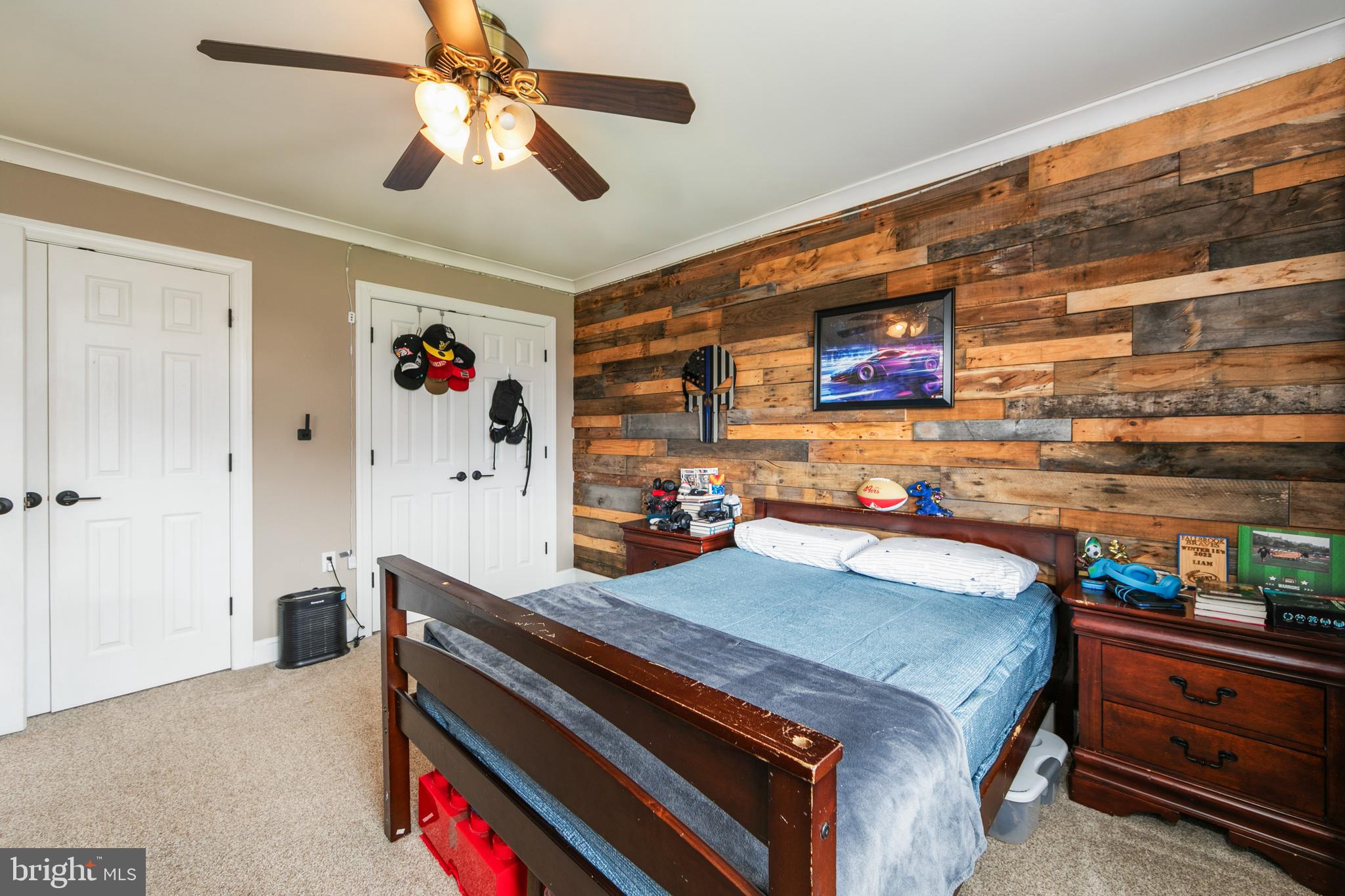 173 West Pleasant Grove Road Jackson, NJ 08527 - Photo 32 of 47 a room with furniture and screen
