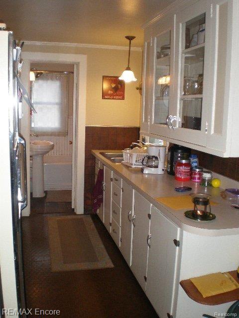 2475 Mann Road Waterford, MI 48329 - Photo 3 of 10 GALLEY KITCHEN.jpg