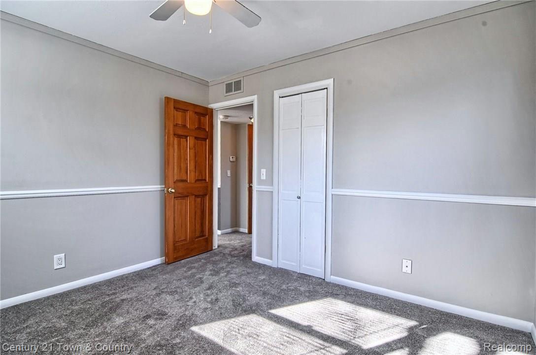 690 Pleasant Ridge Lake Orion, MI 48362 - Photo 19 of 30 2nd_Bedroom_2nd_View.jpg