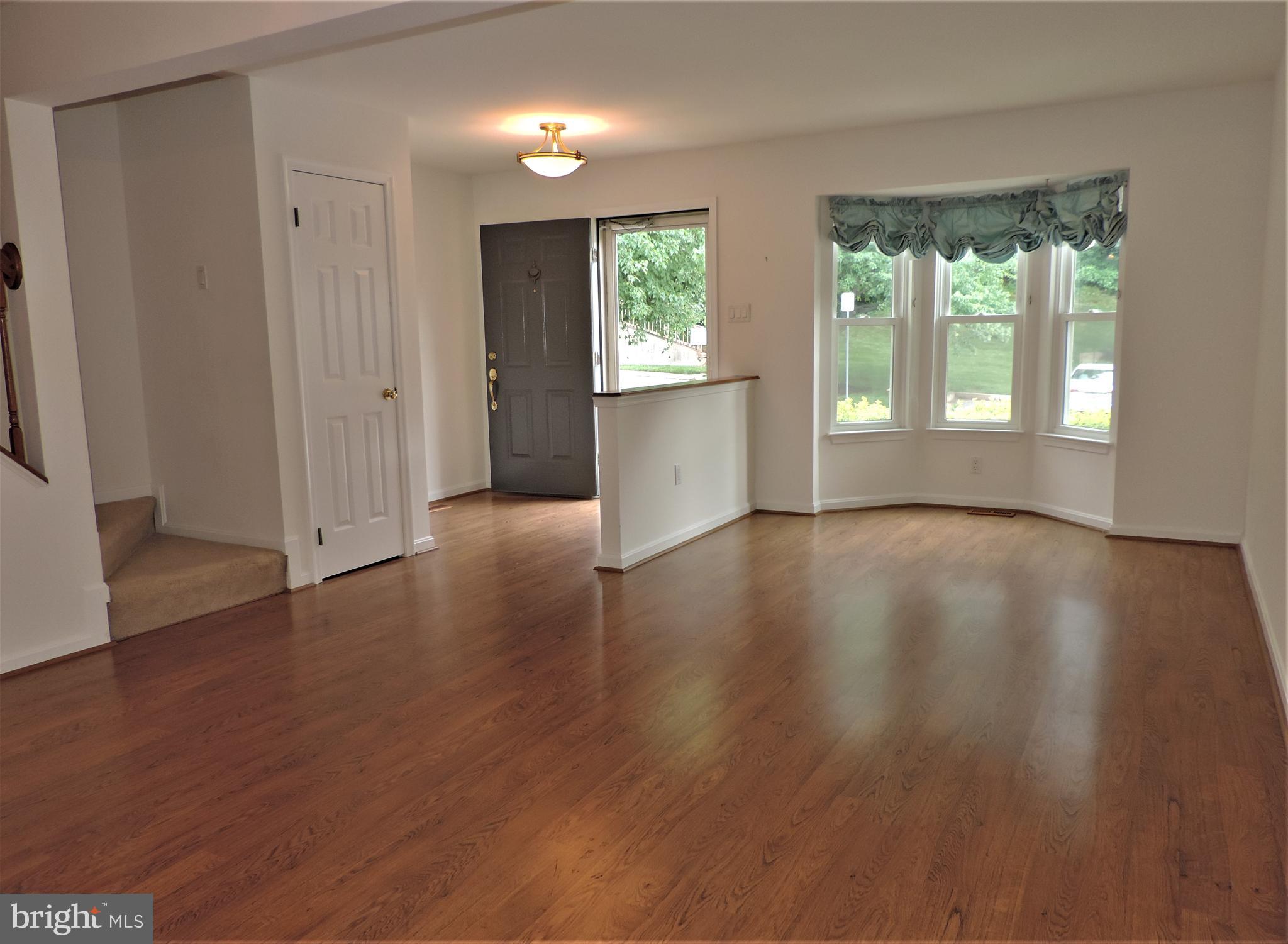 1111 Ingate Road, Unit 1111 Halethorpe, MD 21227 - Photo 3 of 36 Living Room