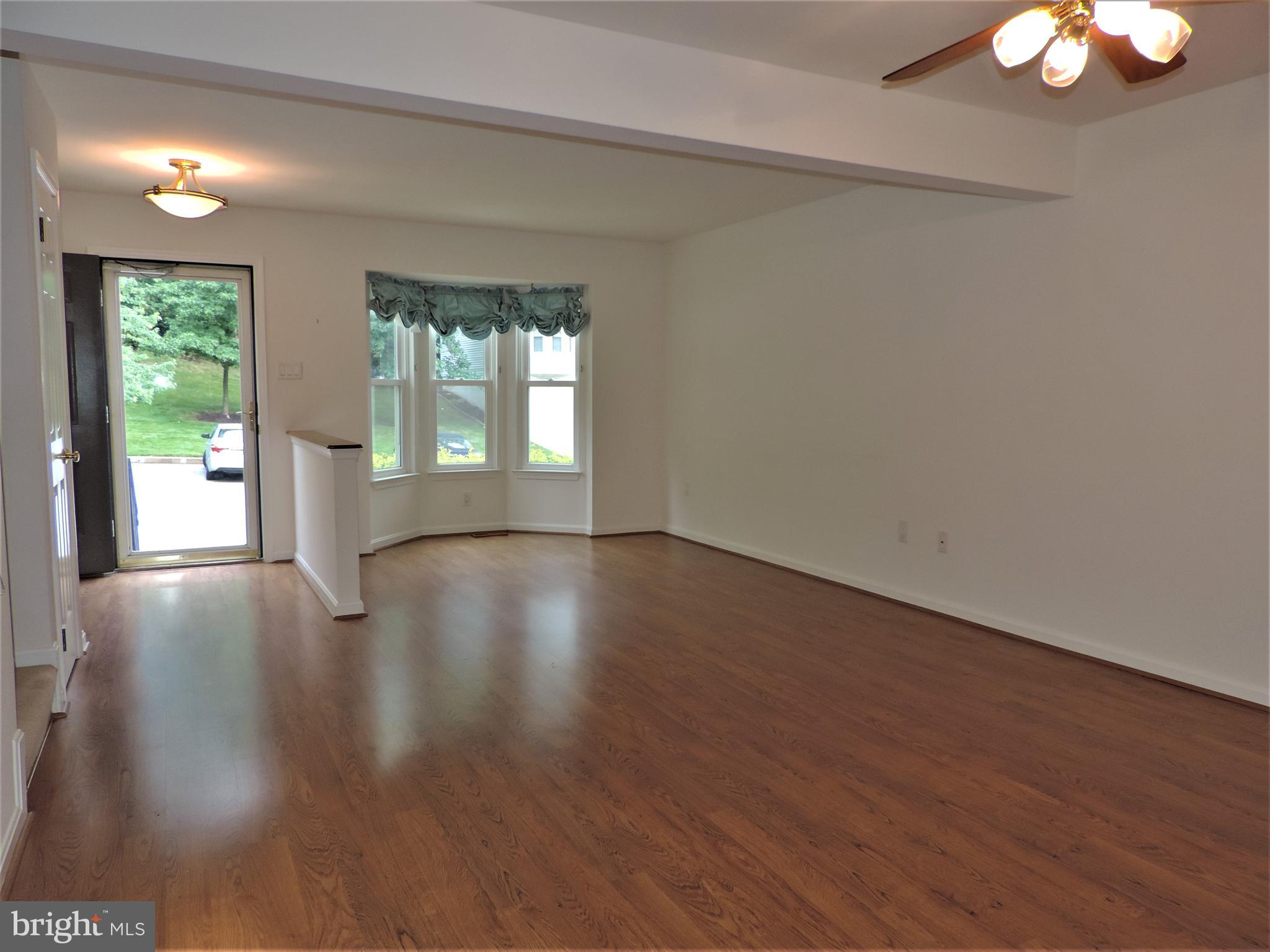 1111 Ingate Road, Unit 1111 Halethorpe, MD 21227 - Photo 6 of 36 Living Room
