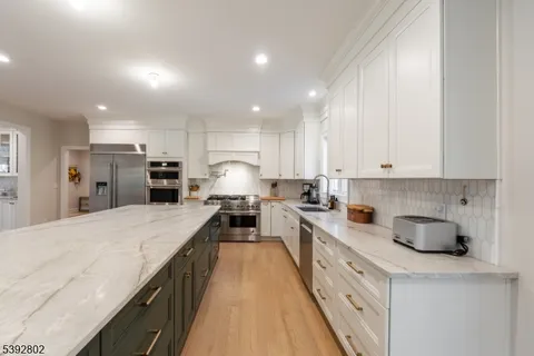 $1,595,000 | 9 Mary Farm Road, Denville, NJ 07834