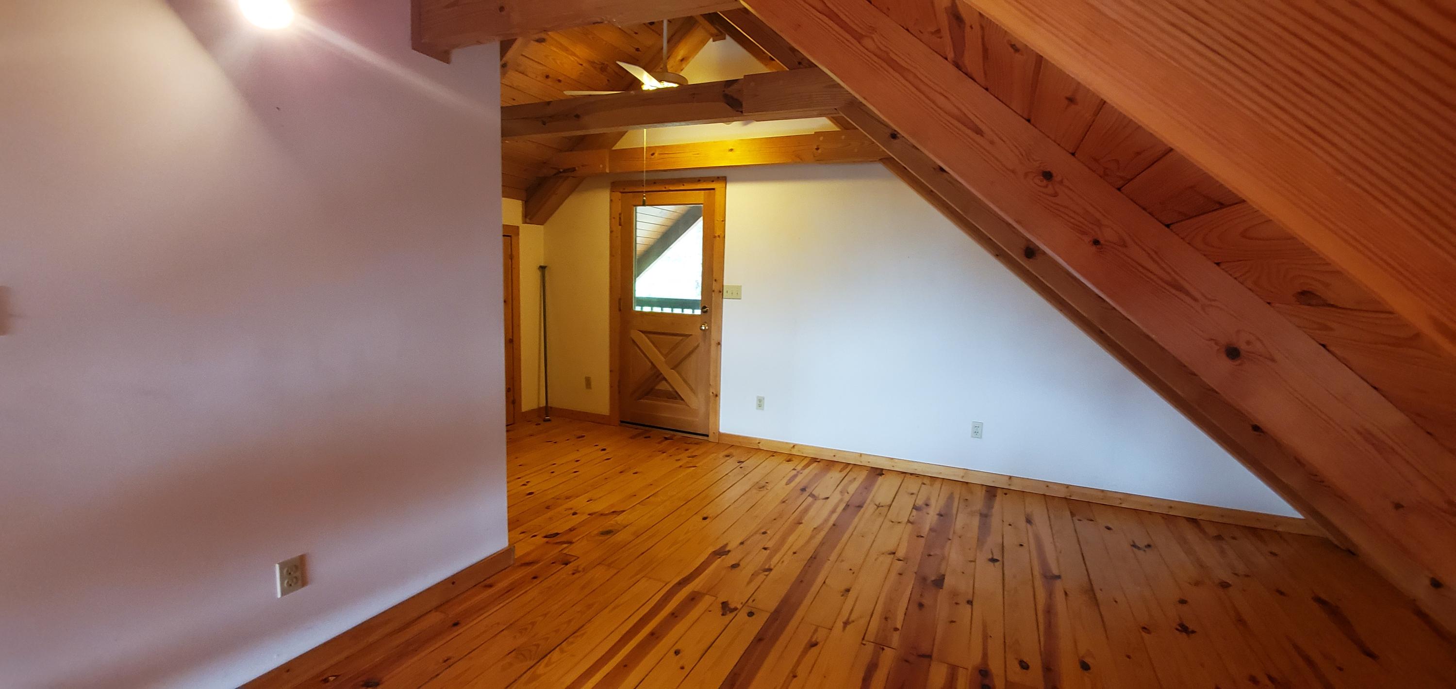 180 Windsong Road Clinton, TN 37716 - Photo 11 of 33 loftbedroom