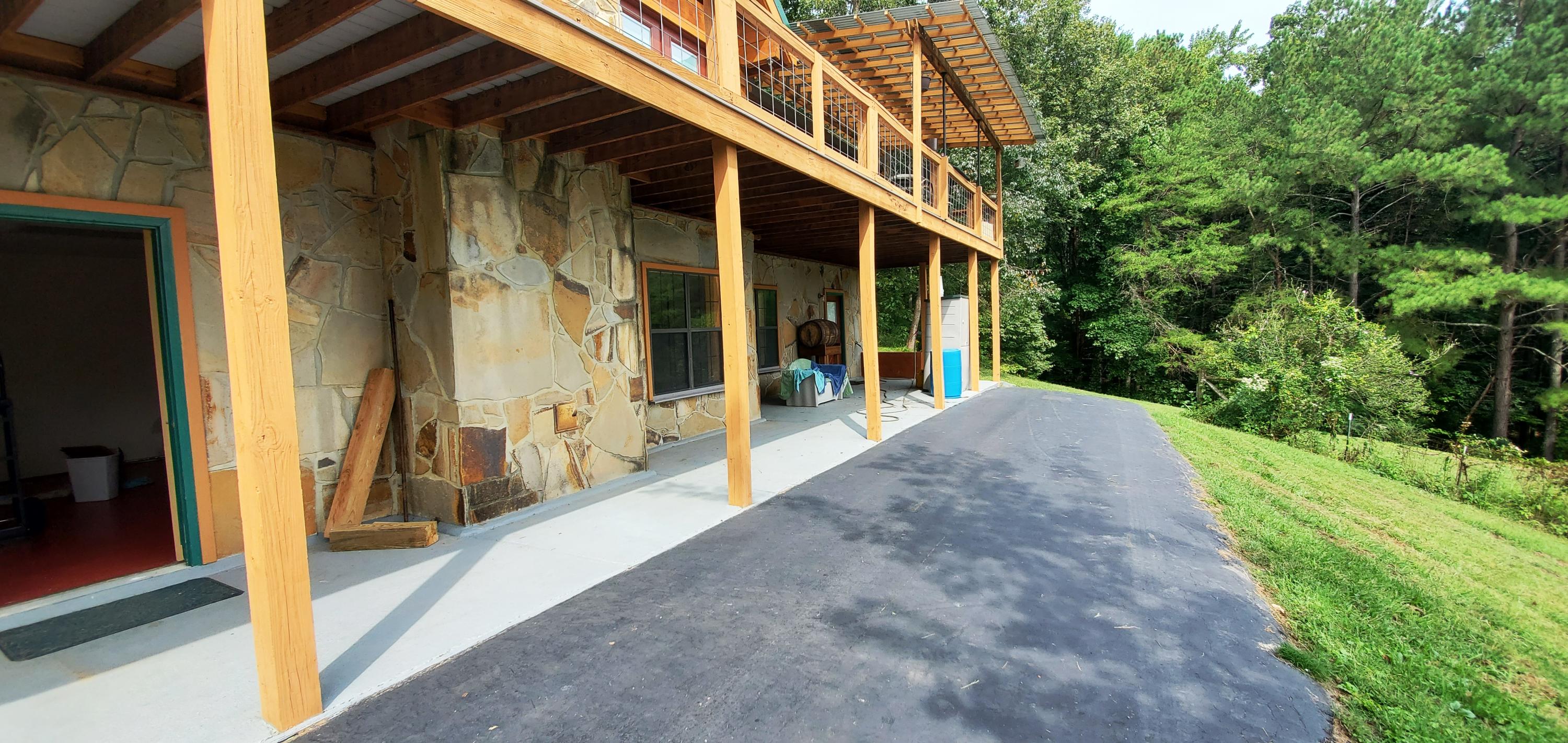 180 Windsong Road Clinton, TN 37716 - Photo 23 of 33 WalkoutBsmntLowerDrive