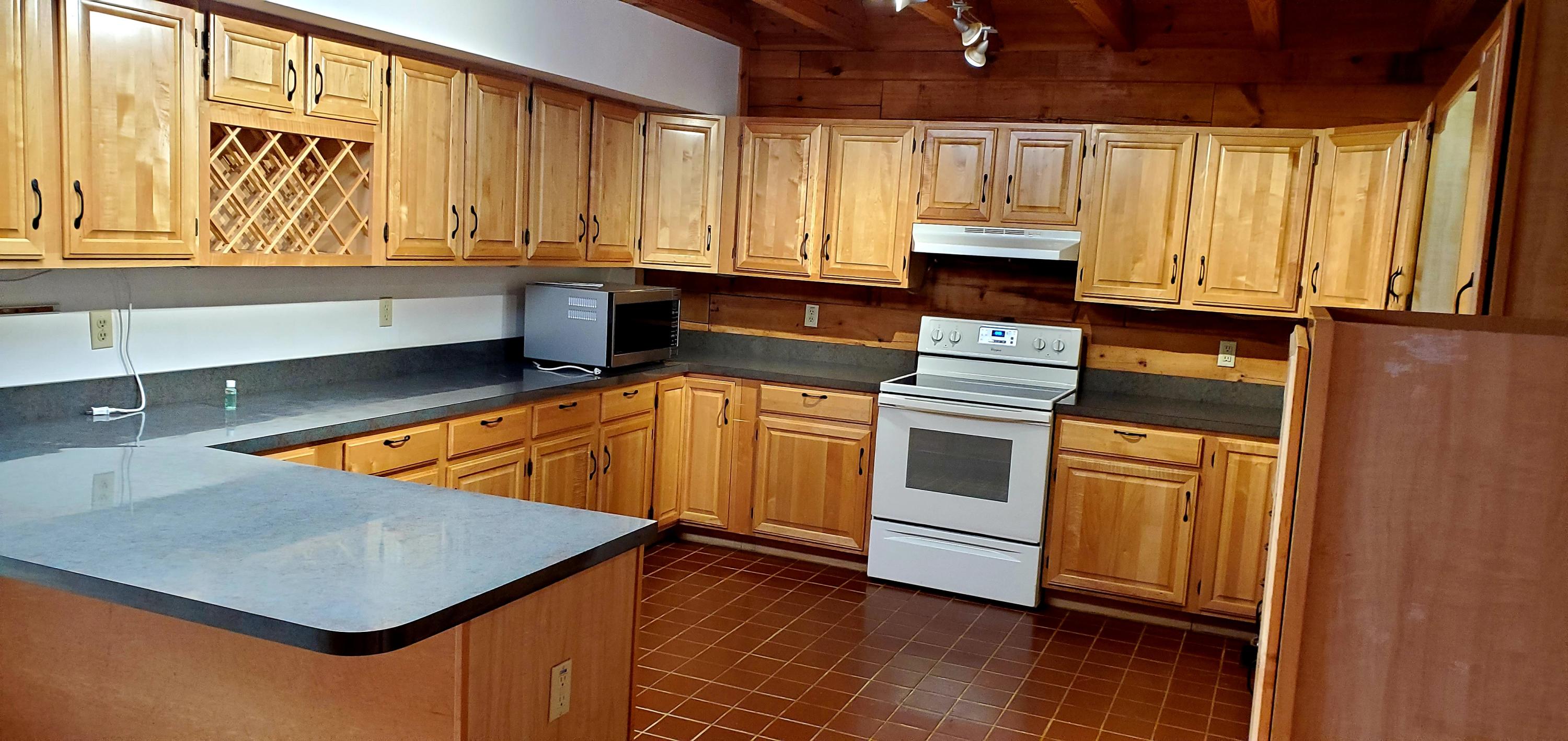 180 Windsong Road Clinton, TN 37716 - Photo 4 of 33 Kitchen1