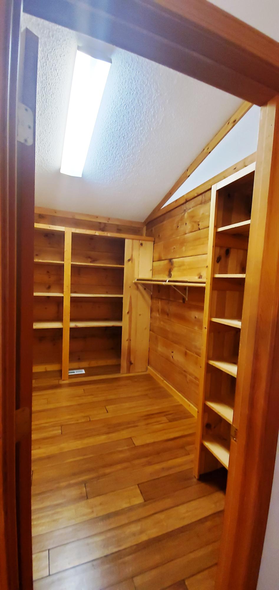 180 Windsong Road Clinton, TN 37716 - Photo 10 of 33 MCloset